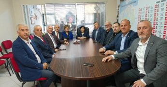 Muhtarlar, dernek  binasında bayramlaştı