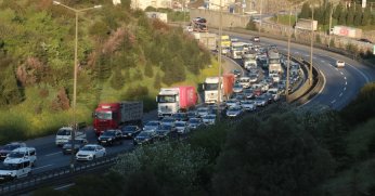 İstanbul yönüne yoğun trafik