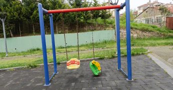 Çocuk parkındaki eksiklikler giderilmeli