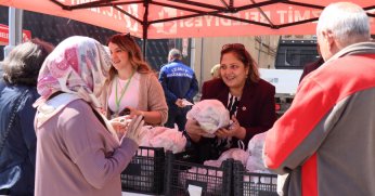 Belediyenin ürettiği mantarlar halka dağıtıldı
