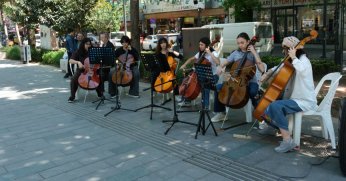 23 Nisan’a özel “Notalı Duraklar”