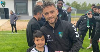 Emir Yağız’dan Pedrinho’ya özel hediye