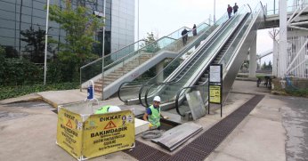 Yürüyen merdivenlere periyodik bakım