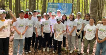 Minik ellerden orman temizliğine katkı