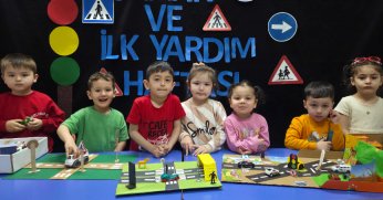 Trafik kurallarını eğlenerek öğrendiler