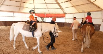 Minik biniciler başarı belgelerini aldı