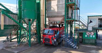 Büyükşehir, saatte  240 ton asfalt üretiyor