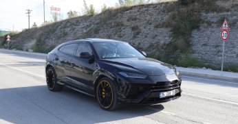 Uyuşturucuya özendirmekle suçlanan şarkıcıya tahliye