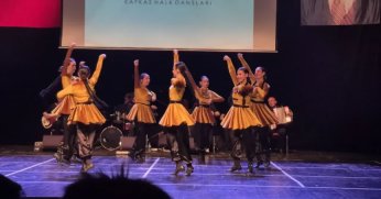 Amra Kafkas Halk Dansları Topluluğu büyüledi!