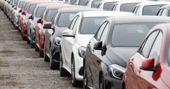 Otomobil ve hafif ticari araç satışları yüzde 3,7 arttı