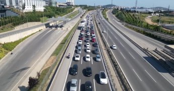 Bayram dönüşünde kilometrelerce trafik kuyruğu oluştu