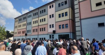 Sınav heyecanı velileri de sardı