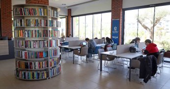 8 kütüphane binlerce kitapseveri ağırladı