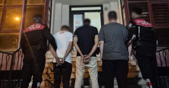 Yunus Timlerine takılan iki torbacı tutuklandı