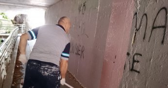 Alt geçitteki görsel kirlilik giderildi