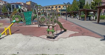 Cumhuriyet Parkı bakım istiyor