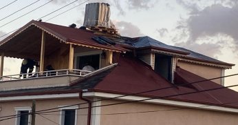 Çatı tamiri sırasında çıkan yangın korkuttu