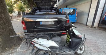 Otomobille motosiklet çarpıştı: 1 yaralı