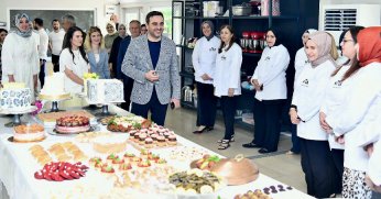 Lezzet ustası kadınların mezuniyet sevinci