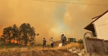 Yangın nedeniyle bazı evler tahliye edildi