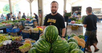 Pazarda kavun ve karpuza yoğun ilgi