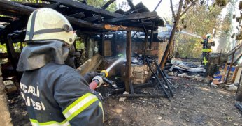 Ahır ve samanlık alev alev yandı