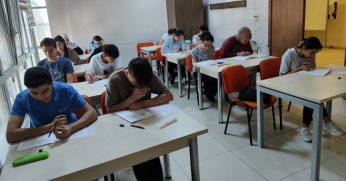 Üniversite hayali kuran gençlere belediye desteği