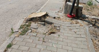 Kaldırıma çözüm bekleniyor