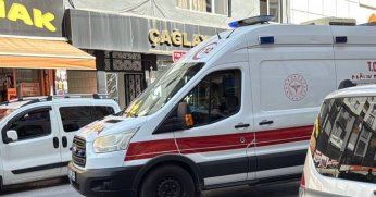 Hafif ticari araçla elektrikli bisiklet çarpıştı: 1 yaralı