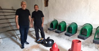 Üreticiye tavuk yemi ve ekipman desteği