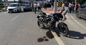Otomobille motosiklet çarpıştı: 1 yaralı