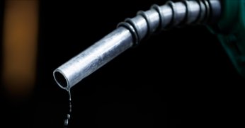 ABD, bu yıl için petrol  fiyatı tahminini yükseltti