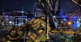 Panelvanla hafif ticari araç çarpıştı: 6 yaralı