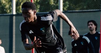 Habib Keita alkış aldı