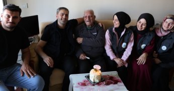 Alo Evlat ekiplerinden doğum günü sürprizi