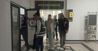 Oto hırsızlığı zanlısı 4 kişi tutuklandı