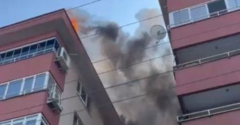 Tadilat yapılan çatı alevlere teslim oldu