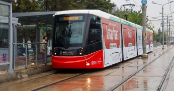 Tramvaylar, Kitap Fuarı’na özel giydirildi