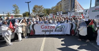 AK Kadınlar Gazze için zincir kurdu