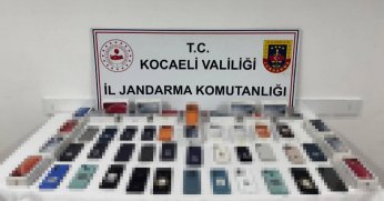 Kocaeli’de 50 kaçak cep telefonu ele geçirildi
