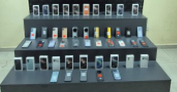 Gümrük kaçağı cep telefonları ele geçirildi