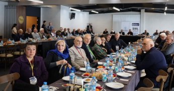 Eski mezunlar yıllar sonra buluştu