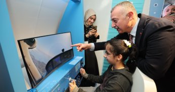 ‘Geleceğimiz, sizin ellerinizde’