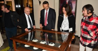 Geçmişten geleceğe uzanan sergi açıldı