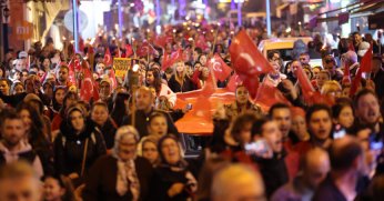 ‘Zaferden Cumhuriyete Fener Alayı’ coşkusu