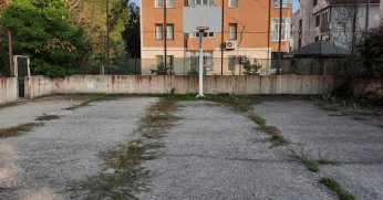 Basketbol sahasına bakım talebi