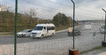 Otomobil ile servis çarpıştı: 1 yaralı