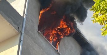 4 katlı binada yangın paniği