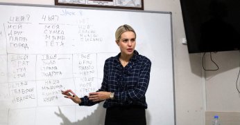 KO-MEK’te öğrenciydi, Rusça öğretmeni oldu