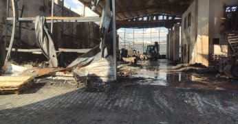 Fabrika yangınına ilişkin incelemeler sürüyor